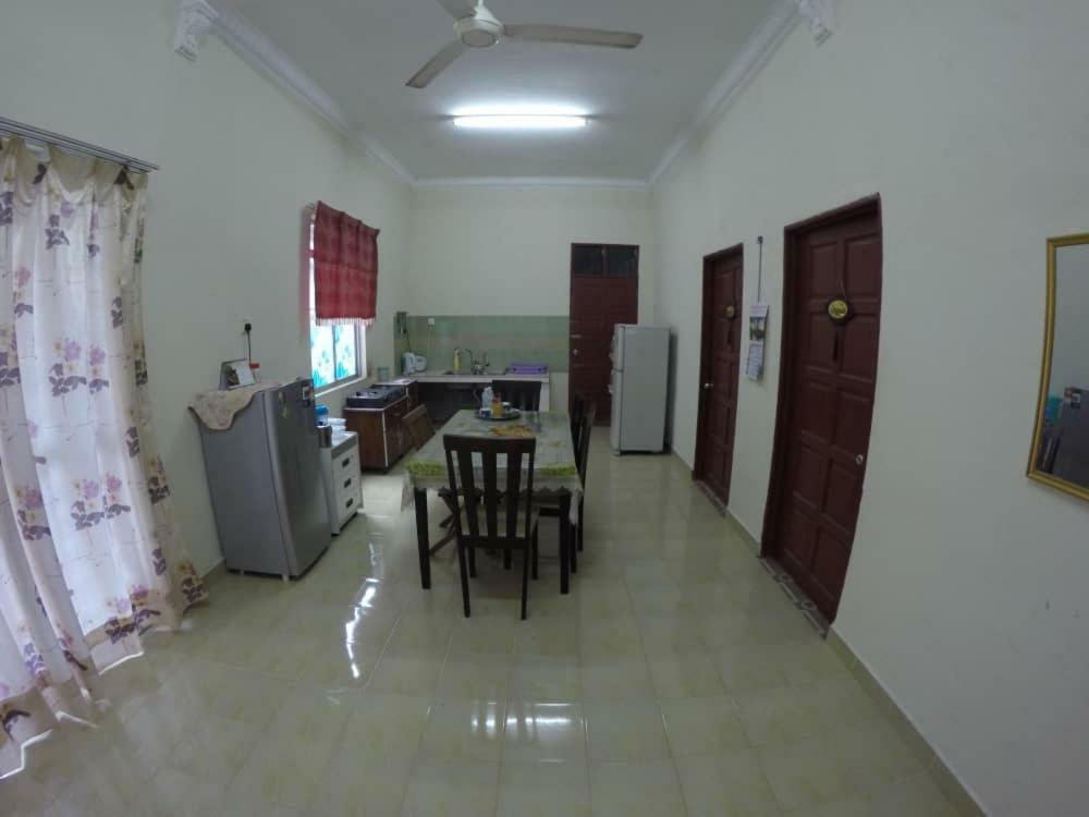 Homestay Tok Abah Kuala Besut Extérieur photo