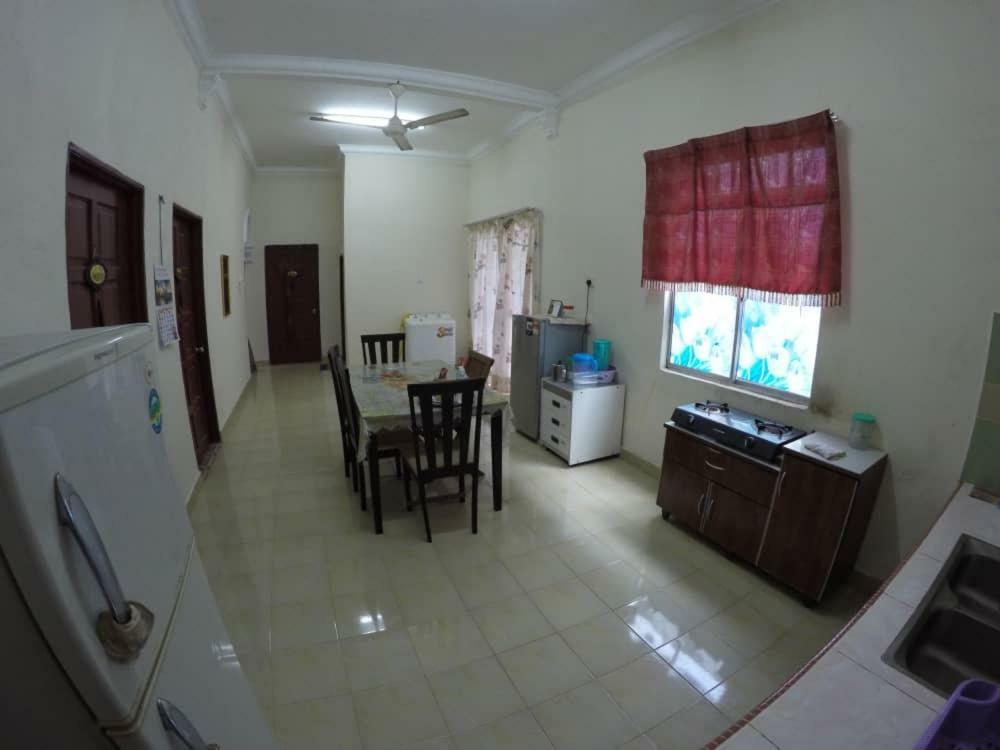 Homestay Tok Abah Kuala Besut Extérieur photo